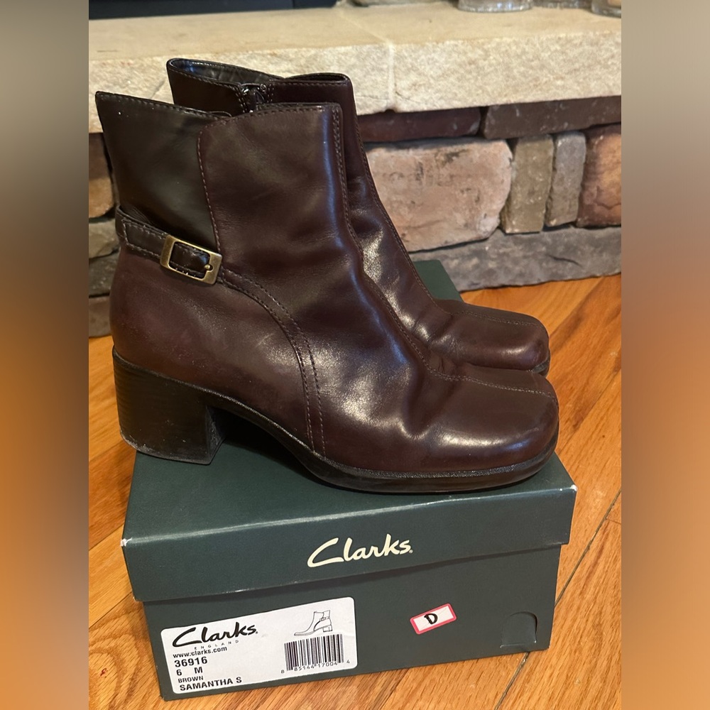 womens Size 6 Clarks Samantha brown leather boots